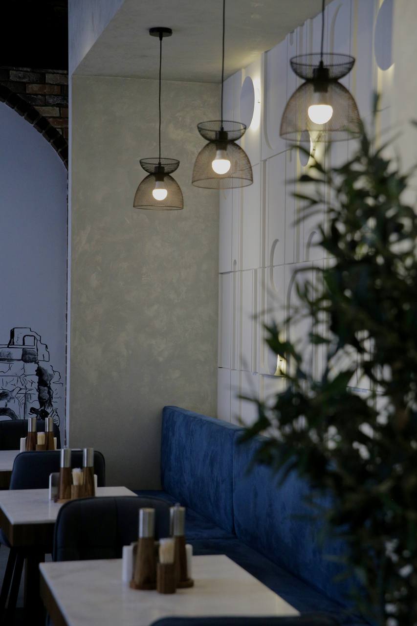 Тёплый свет и синий бархат